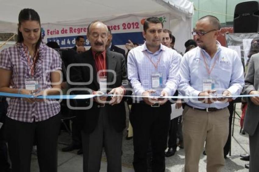 INAUGURAN FERIA REGRESO A CLASES