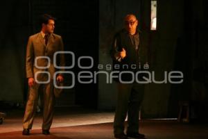 OBRA TEATRAL ROJO