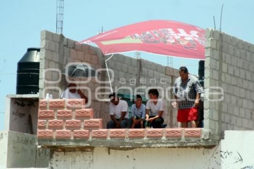 BANDERAZO DE OBRA LA GUADALUPANA