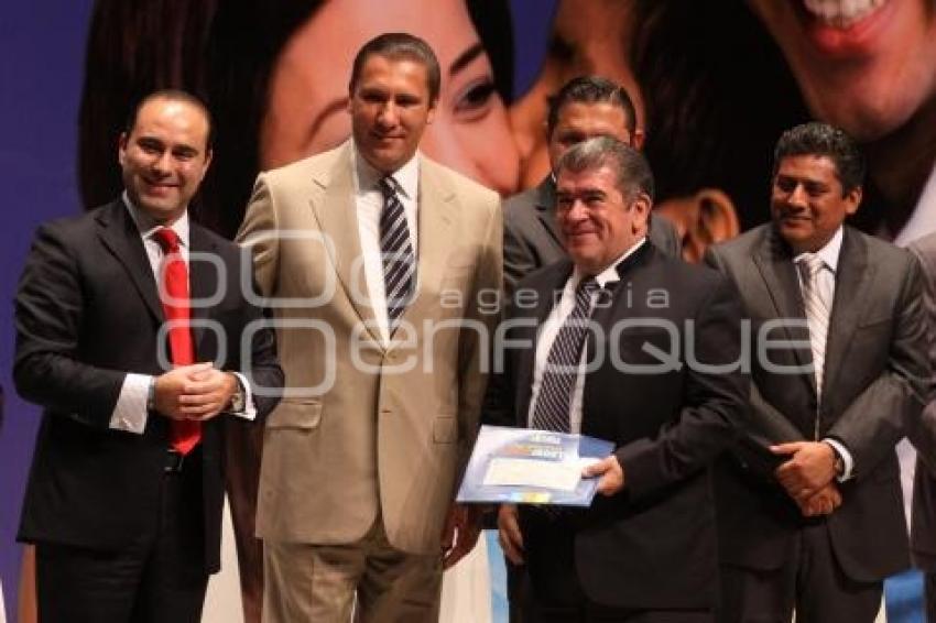 ENTREGA CHEQUES PROGRAMA CREDISSSTEP