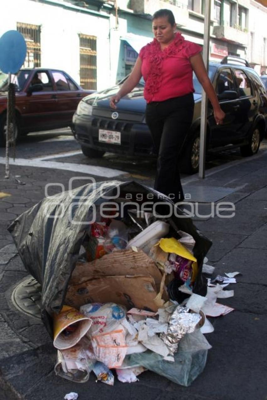 BASURA EN LA CALLE