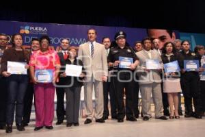 ENTREGA CHEQUES PROGRAMA CREDISSSTEP