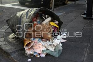 BASURA EN LA CALLE