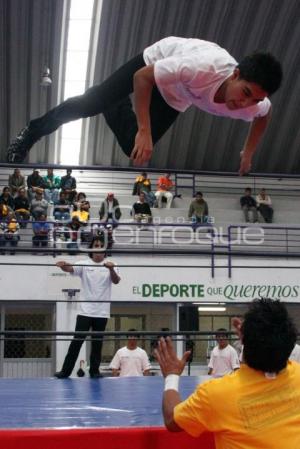 EXAMEN PARA LUCHADORES