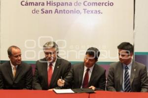 FIRMA CONVENIO AYUNTAMIENTO PUEBLA CAMARA COMERCIO SAN ANTONIO TEXAS