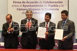 FIRMA CONVENIO AYUNTAMIENTO PUEBLA CAMARA COMERCIO SAN ANTONIO TEXAS