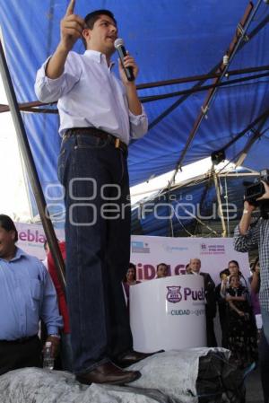 EDUARDO RIVERA EN MERCADO HIDALGO