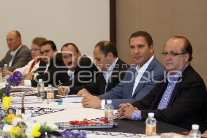 REUNIÓN GOBERNADOR ELECTO MORELOS Y GOBERNADOR DE PUEBLA
