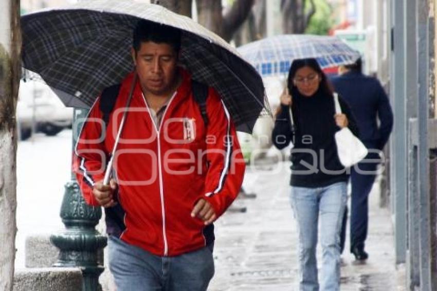 LLUVIA Y FRÍO