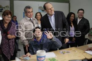 ENTREGA DE APOYOS A ASOCIACIÓN CIVIL