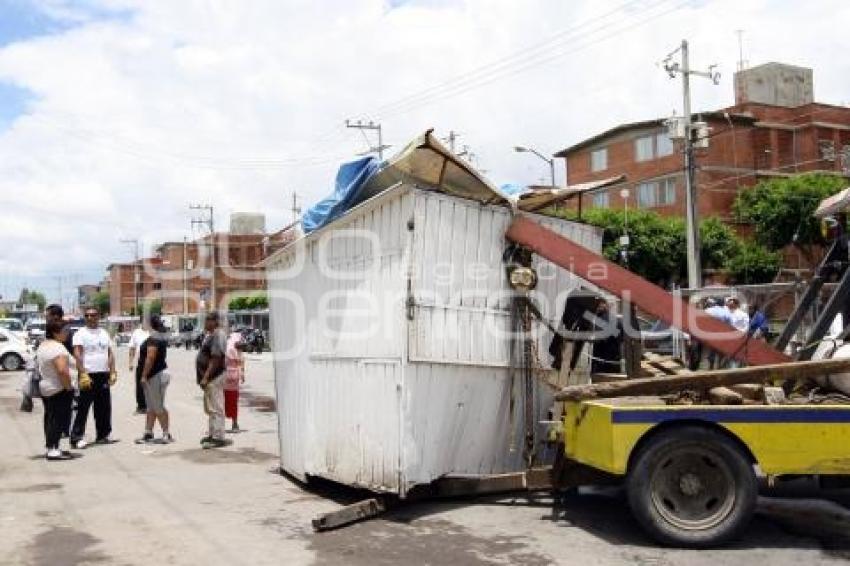 REORDENAN CASETAS EN AGUA SANTA