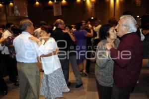 BAILE DE GALA ADULTOS MAYORES