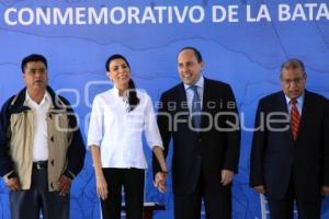 ENTREGA ÁLBUM CONMEMORATIVO 5 DE MAYO
