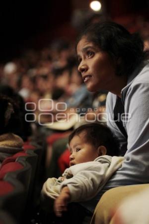 ENTREGA CHEQUES CRÉDITO A LA PALABRA DE LA MUJER