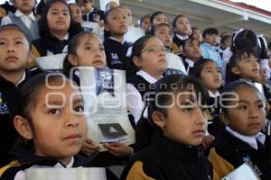 ENTREGA ÁLBUM CONMEMORATIVO 5 DE MAYO