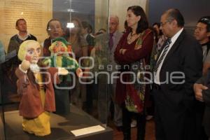 INAUGURACIÓN EXPOSICIÓN Y PARA MUESTRA UN BOTÓN