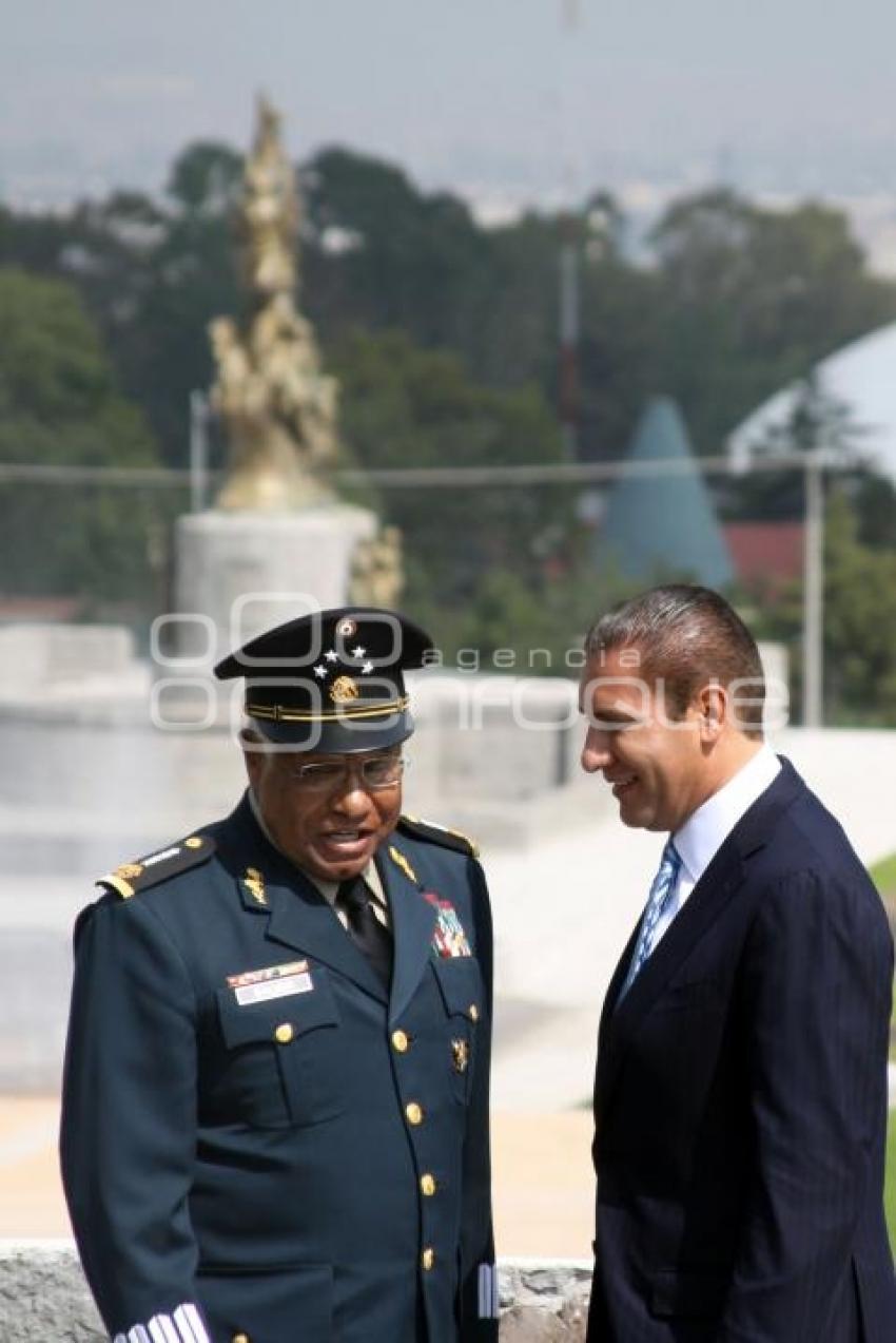 MONEDA CONMEMORATIVA 15O ANIVERSARIO LUCTUOSO IGNACIO ZARAGOZA