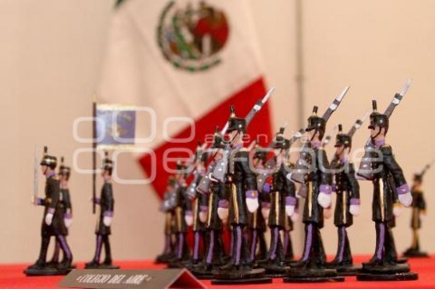 EXPOSICIÓN MINIATURAS DEL DESFILE DEL 5 DE MAYO