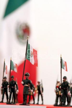 EXPOSICIÓN MINIATURAS DEL DESFILE DEL 5 DE MAYO