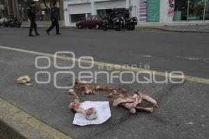 RESTOS EN LA VIALIDAD
