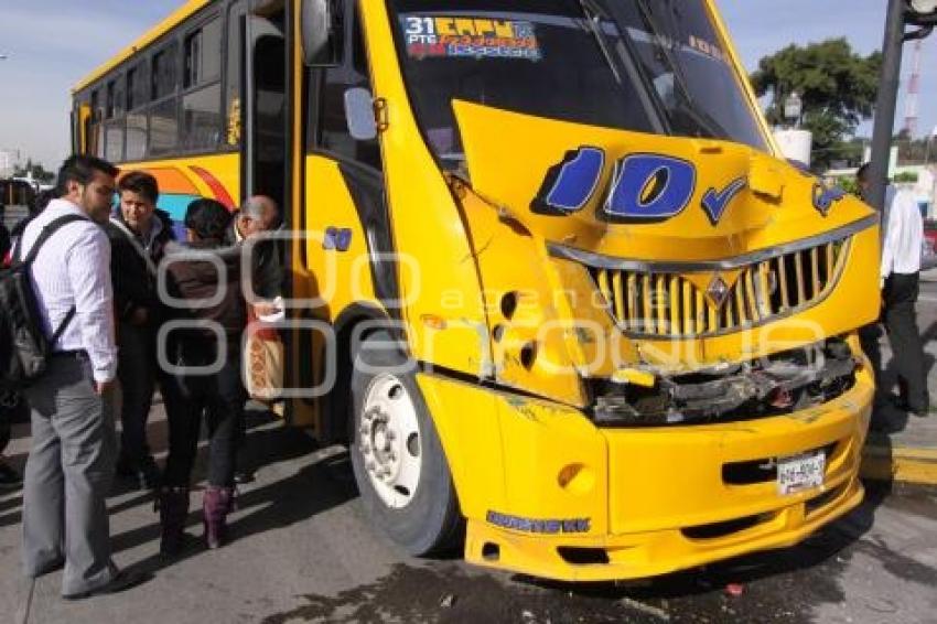 CHOQUE ENTRE TRANSPORTES PÚBLICOS