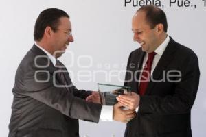 FERNANDO MANZANILLA INAUGURACIÓN IAP