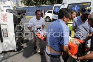 ASALTANTES PROVOCAN CHOQUE CON 17 LESIONADOS