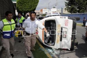 ASALTANTES PROVOCAN CHOQUE CON 17 LESIONADOS