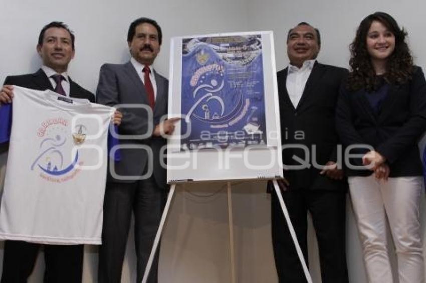PRESENTAN CARRERA UNIVERSITARIA
