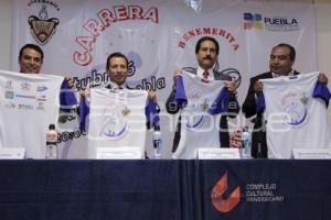 PRESENTAN CARRERA UNIVERSITARIA