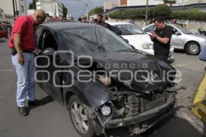 ASALTANTES PROVOCAN CHOQUE CON 17 LESIONADOS