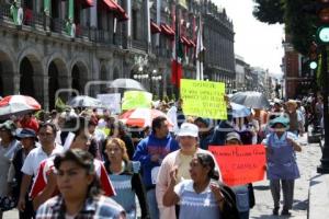 COMERCIANTES EXIGEN REPARACIÓN DEL MERCADO 5 DE MAYO