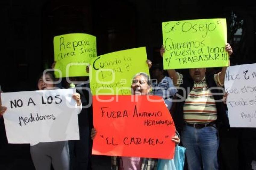 COMERCIANTES EXIGEN REPARACIÓN DEL MERCADO 5 DE MAYO