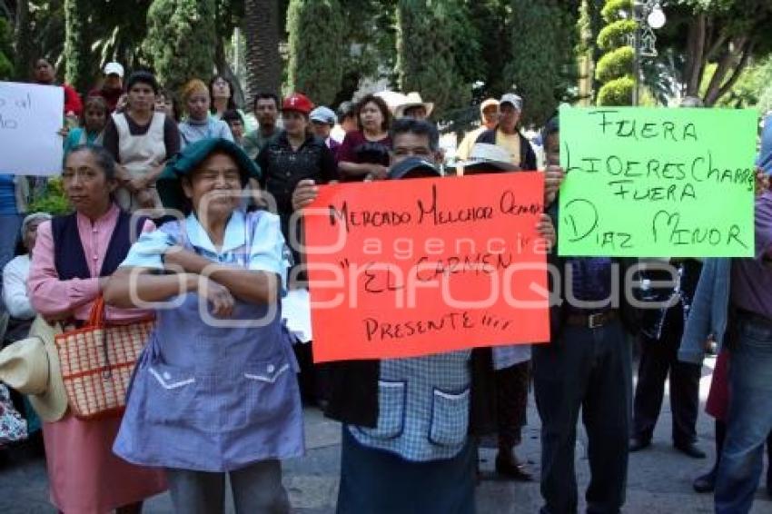 COMERCIANTES EXIGEN REPARACIÓN DEL MERCADO 5 DE MAYO