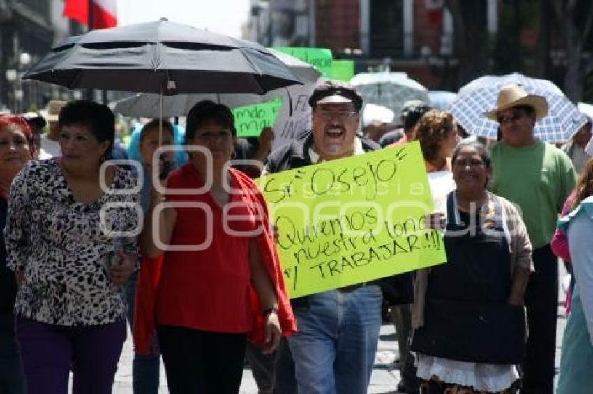 COMERCIANTES EXIGEN REPARACIÓN DEL MERCADO 5 DE MAYO