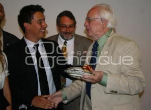 DR. JOHAN GALTUNG EXPERTO SOLUCION DE CONFLICTO