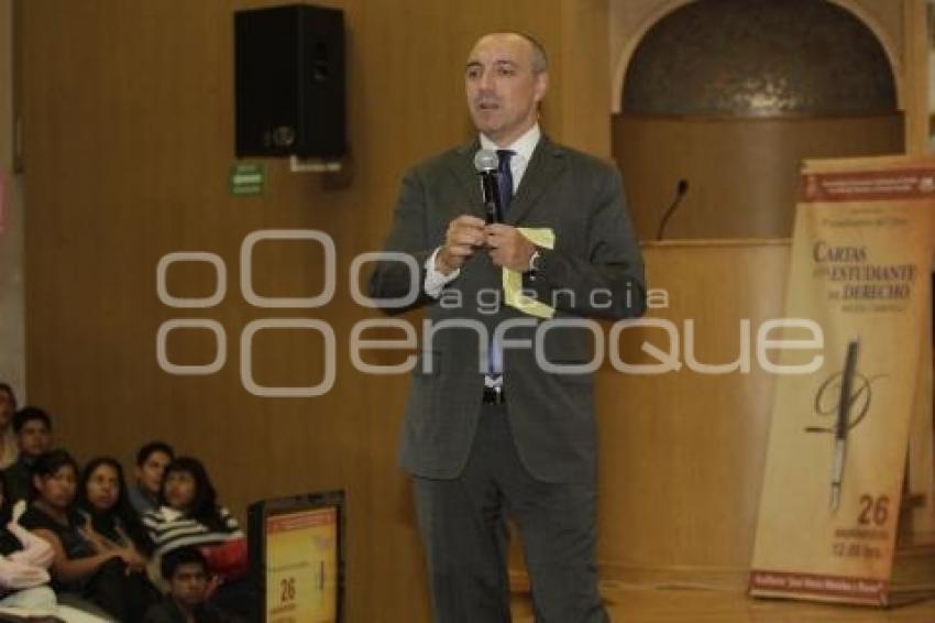 MIGUEL CARBONELL PRESENTA LIBRO EN DERECHO DE LA BUAP