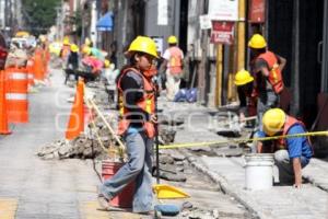 TRABAJOS EN LA 7 PONIENTE