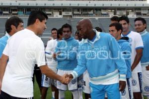 RIVERA VISITA AL PUEBLA F. C.