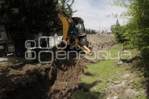 CONSTRUYEN CANAL DE DESFOGUE EN CRUCERO DE MARGARITAS Y NACIONAL