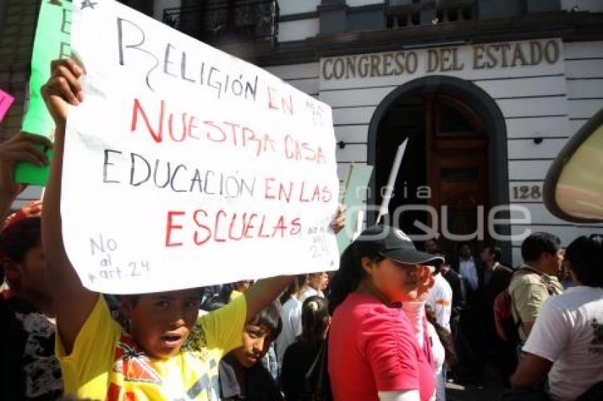 MANIFESTACIÓN EN CONTRA DEL ARTÍCULO 24