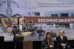 ENTREGAN RECONOCIMIENTO A LA CALIDAD DE LA BUAP