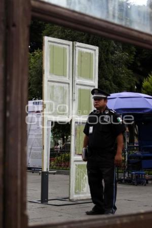 EXPOSICIÓN PUERTAS EN EL ZÓCALO DE LA CIUDAD