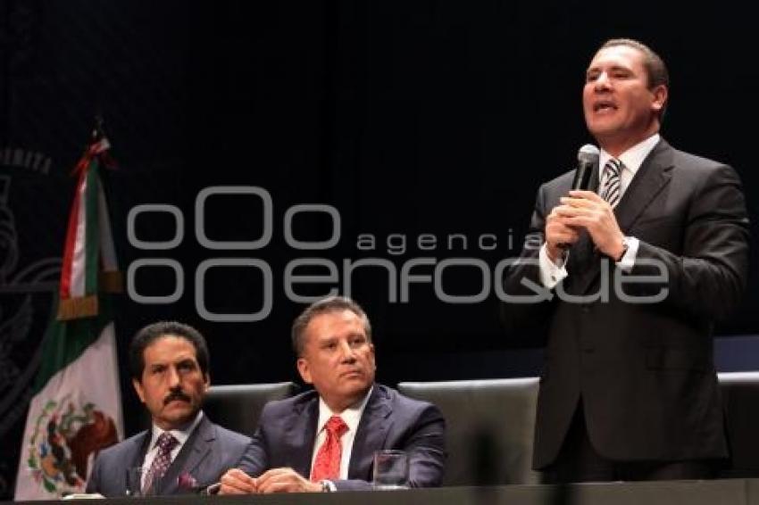 TERCER INFORME DE LABORES ENRIQUE AGÜERA IBAÑEZ