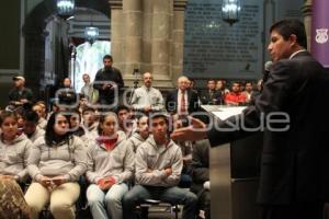 BECARIOS LOS CAMPEONES QUE QUEREMOS