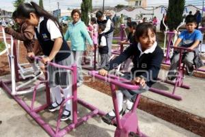 RIVERA INAUGURÓ GIMNASIO EN STA MARÍA XONACATEPEC