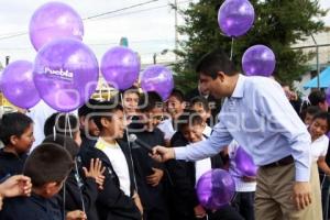 RIVERA INAUGURÓ GIMNASIO EN STA MARÍA XONACATEPEC