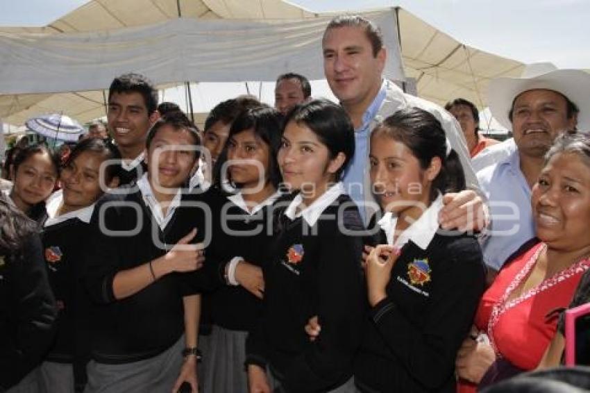 INAUGURAN ESPACIOS EDUCATIVOS