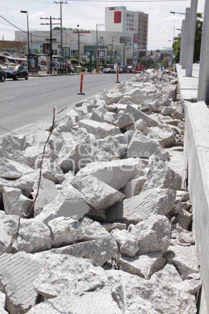 DESTRUYEN SEGMENTO CARRIL METROBÚS