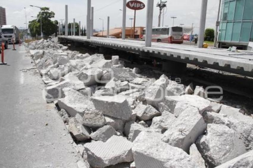 DESTRUYEN SEGMENTO CARRIL METROBÚS